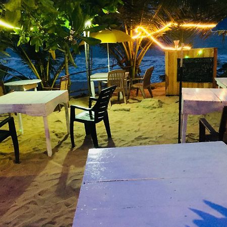 Sea Side Guest House Тангалла Экстерьер фото