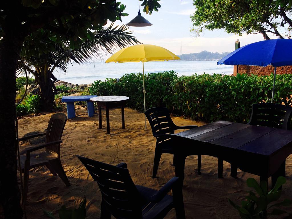 Sea Side Guest House Тангалла Экстерьер фото