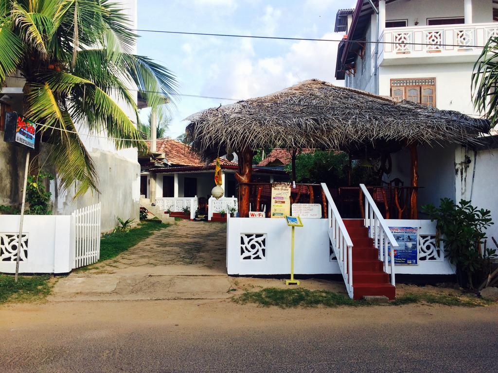 Sea Side Guest House Тангалла Экстерьер фото