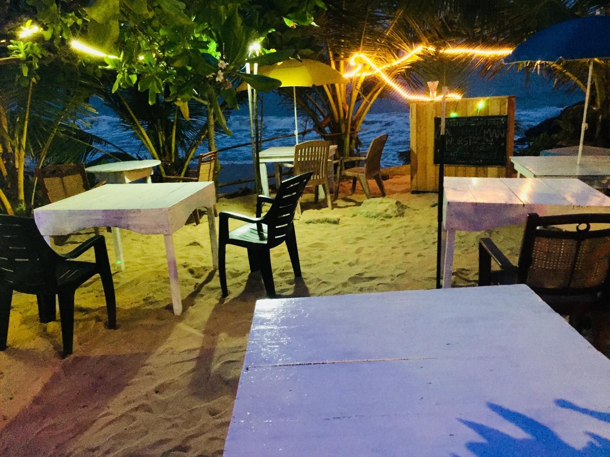 Sea Side Guest House Тангалла Экстерьер фото